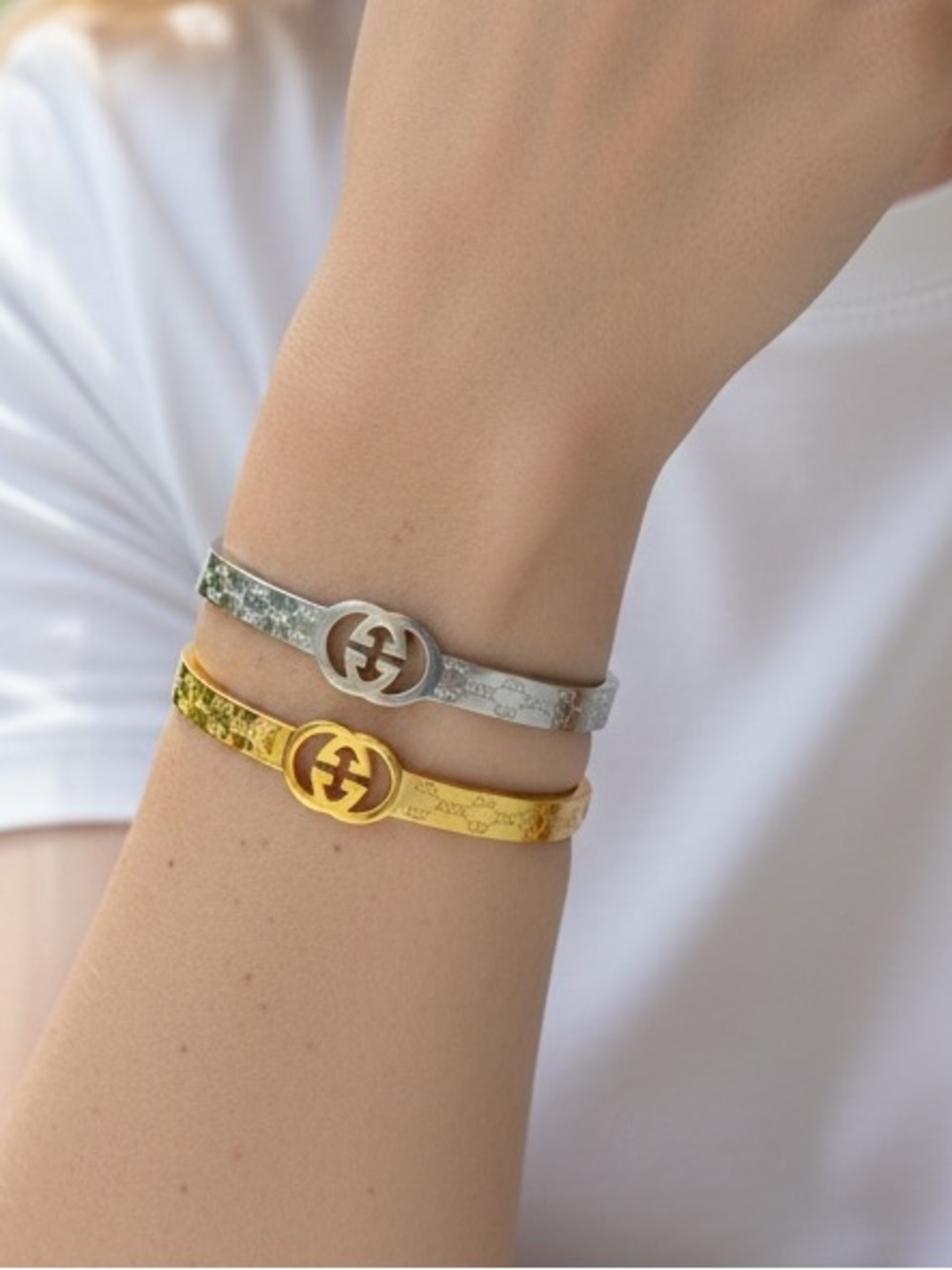 NEW (Novelty) Stainless Steel Bangle Bracelet available in Gold or Silver Tone
